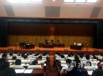 庭审现场，旁听席上200多名行政机关负责人旁听了这起民告官案件的审理 - News.Sina.com.Cn