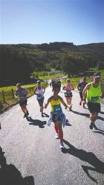 11岁成都跑友请假去跑马拉松 新西兰遭遇地震 - 四川日报网