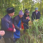 98岁老兵回川跪祭双亲：“妈，儿子回来了…” - 四川日报网