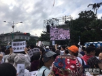 台湾十万民众游行抗议 反对同性婚姻入法(图) - News.Sina.com.Cn