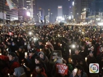 抗议民众要求朴槿惠下台。(新华/美联) - News.Sina.com.Cn