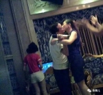 公务接待安排歌舞表演到深夜 这些官员都干了啥 - News.Sina.com.Cn