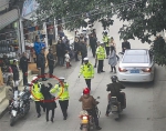 自贡协警劝离违停车被打 有人还说：“分分钟让你丢工作” - Sichuan.Scol.Com.Cn