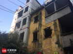 村内破败的房屋。 - News.Sina.com.Cn