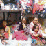 正在坐月子的妈妈和其中5个女儿 - News.Sina.com.Cn