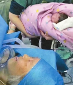 64岁老人昨日产下一名7斤4两的男婴 图片来自微博网友 - News.Sina.com.Cn