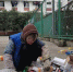 84岁退休老师捡废品30余年 攒的钱全部捐给学生 - Sichuan.Scol.Com.Cn