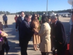 得州共和党众议员费伦侯（Blake Farenthold）机场迎接蔡英文，在脸书秀握手照片 - News.Sina.com.Cn