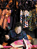 成都“棉衣婆婆”：30年做一件棉衣 传递爱与温暖 - Sichuan.Scol.Com.Cn