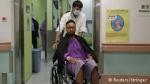 2014年10月，被殴打后的曾健超在医院接受治疗。 - News.Sina.com.Cn