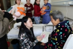 朋友圈刷屏“老人带曾孙住院” 来了一堆“妈”捐了10多万 - Sichuan.Scol.Com.Cn
