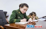 遂宁消防拍亲子照 “异地恋”母女警营圆梦 - Sichuan.Scol.Com.Cn