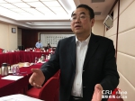 全国政协委员马敏接受记者采访 赵春晓摄 - News.Sina.com.Cn