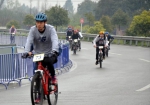 自行车车迷健身节比赛现场(钟欣摄) - Sc.Chinanews.Com.Cn