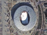 图为2008年北京奥运会主场馆，可以看到场馆内搭起的自由式滑雪场地。 - News.Sina.com.Cn