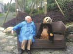 DNA之父:抚摸了熊猫，几十年心愿实现了 - 四川日报网