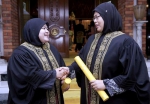 马来西亚实行世俗与伊斯兰法院共存的司法双轨制，仅有穆斯林受伊斯兰法约束，且伊斯兰法院受案范围仅限于家事法及宗教信仰 - News.Sina.com.Cn