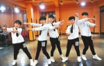 成都10岁偶像男团 登上央视 参演三十余部影视剧 - 四川日报网
