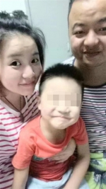 电动三轮车摔下堡坎瞬间她一把推开儿子 自己身受重伤 - Sichuan.Scol.Com.Cn