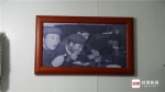 前辅机舱：厨房里挂着潜艇官兵吃饭的“历史照片”。 - News.Sina.com.Cn