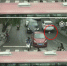 幸运！2岁女孩横穿马路倒地 两车从身上开过仅受轻伤 - Sichuan.Scol.Com.Cn