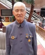 考核组的同志不由得连连惊叹：“如果不是亲眼所见，真不敢相信这是一名102岁的老人。看上去也就像是80多岁的样子啊！” - News.Sina.com.Cn