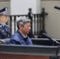 张越（右）在庭审现场 - News.Sina.com.Cn