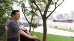上海市委书记韩正骑共享单车体验滨江骑行环境 - News.Sina.com.Cn