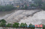 强降雨致河水猛涨。看度自贡 供图 - 广播电视台