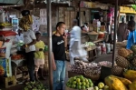 在尼日利亚第二大城市卡诺的这个当地市场，中国人经常光顾。 - News.Sina.com.Cn