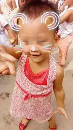 两岁半的任香谕，被遗忘在校车内死亡。受访者供图 - News.Sina.com.Cn