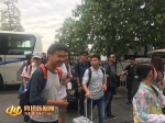 九寨沟县地震灾区首批汽车转运旅客抵达成都 - 旅游政务网