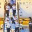 8月24日21时05分，四川警方从境外押解122名通讯诈骗嫌疑人回到双流国际机场。 本报记者 郝飞 摄 - Sc.Chinanews.Com.Cn