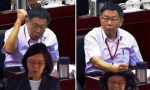 去年，岛内网友将柯文哲怒捶议会桌的经典画面与蔡英文被广告牌砸中的画面P在一起，被狂推是“神等级P图。（台湾网友合成图） - News.Sina.com.Cn