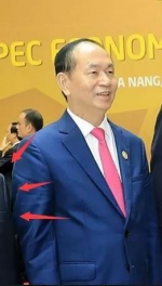 这个肩膀则是人家越南的外交部副部长裴青山的…… - News.Sina.com.Cn