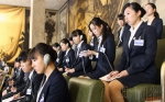 日本高中生在裁军会场旁听，未做演讲。 - News.Sina.com.Cn