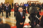 今年全国两会时，“部长通道”上的李小鹏 - News.Sina.com.Cn