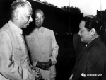 宋庆龄、刘少奇、彭真在一起交谈，1953年 侯波 摄 - News.Sina.com.Cn