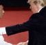 菲律宾总统杜特尔特（左一）与美国总统特朗普（右一）。 - News.Sina.com.Cn
