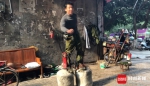 乐至45岁修理工穿430斤“水泥鞋”健身 每天走10分钟 - Sichuan.Scol.Com.Cn