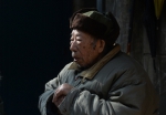 老伴儿因病离世 91岁大爷仍每天推着她曾坐过的轮椅 - Sichuan.Scol.Com.Cn