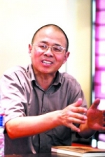 藏书十万册耗资上百万 四川这位教授是收藏界的现代书生 - Sichuan.Scol.Com.Cn