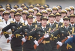 这是6月6日在欢迎仪式上拍摄的女兵方阵。 - News.Sina.com.Cn
