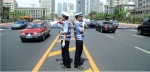 哈尔滨市街头执勤的交警。图/视觉中国 - News.Sina.com.Cn