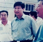 △1996年，习近平考察福建晋江陈埭镇四境村 - News.Sina.com.Cn