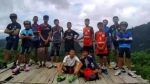 足球队13人的合影。图片来自网络 - News.Sina.com.Cn