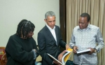 奥巴马卸任后首次重返肯尼亚 这次是去干嘛呢？ - News.Sina.com.Cn