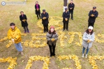 学校师生员工用“银杏拼图”表达对学校的祝福 - 四川邮电职业技术学院