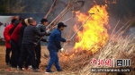 当地村民积极参加森林火灾应急演练。 - Sc.Chinanews.Com.Cn