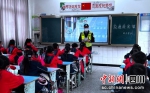 自贡荣县：“小手拉大手” 交通安全宣传进校园 - Sc.Chinanews.Com.Cn